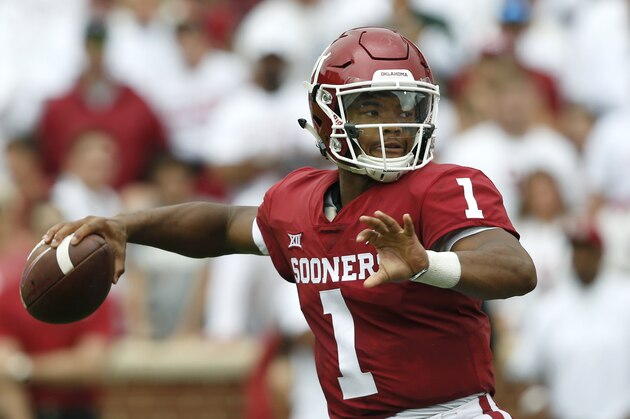 Oklahoma quarterback Kyler Murray (1) throws in the second quarter of an NCAA college football game against UCLA in Norman, Okla., Saturday, Sept. 8, 2018. (AP Photo/Sue Ogrocki)