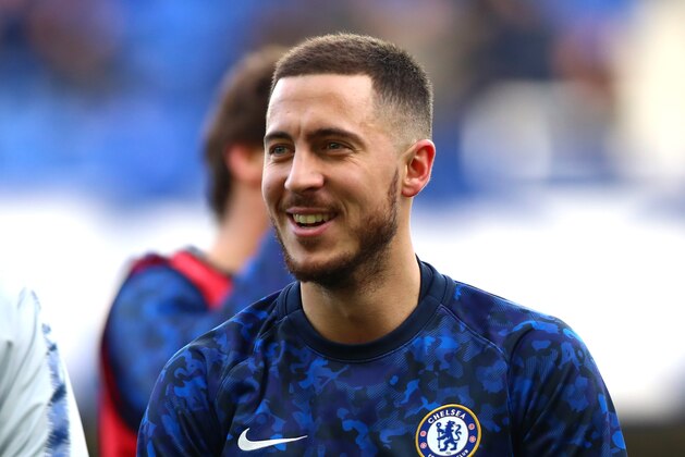 LIVERPOOL, ENGLAND - MARCH 17: Eden Hazard of Chelsea FC warms up ahead of the Premier League match between Everton FC and Chelsea FC at Goodison Park on March 17, 2019 in Liverpool, United Kingdom. (Photo by Chloe Knott - Danehouse/Getty Images)