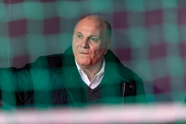 MUNICH, GERMANY - MARCH 09: Praesident Uli Hoeness of Bayern Muenchen looks on nachdenklich during the Bundesliga match between FC Bayern Muenchen and VfL Wolfsburg at Allianz Arena on March 9, 2019 in Munich, Germany. (Photo by TF-Images/Getty Images)