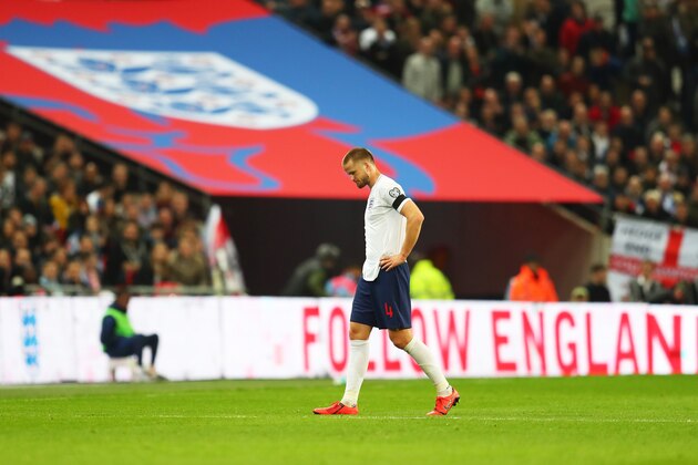 LONDON, ENGLAND - MARCH 22:  An injured Eric Dier of England leaves the pitch during the 2020 UEFA European Championships Group A qualifying match between England and Czech Republic at Wembley Stadium on March 22, 2019 in London, United Kingdom. (Photo by Catherine Ivill/Getty Images)