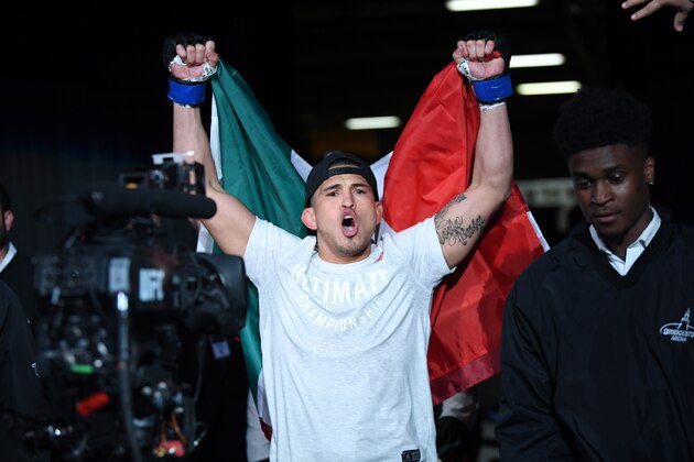 NASHVILLE, TENNESSEE - MARCH 23:  Anthony Pettis walks to the Octagon prior to his welterweight bout against Stephen Thompson during the UFC Fight Night event at Bridgestone Arena on March 23, 2019 in Nashville, Tennessee. (Photo by Jeff Bottari/Zuffa LLC/Zuffa LLC via Getty Images)