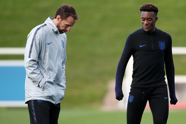 BURTON-UPON-TRENT, ENGLAND - MARCH 24: Gareth Southgate, Manager of England (L) and Callum Hudson-Odoi look on during the England Training Session at St Georges Park on March 24, 2019 in Burton-upon-Trent, England. (Photo by Marc Atkins/Getty Images)