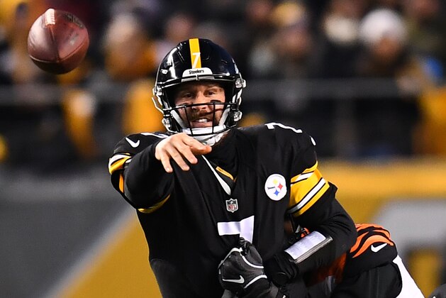 PITTSBURGH, PA - DECEMBER 30: Ben Roethlisberger #7 of the Pittsburgh Steelers is hit as he throws by Shawn Williams #36 of the Cincinnati Bengals in the first half during the game at Heinz Field on December 30, 2018 in Pittsburgh, Pennsylvania. (Photo by Joe Sargent/Getty Images)