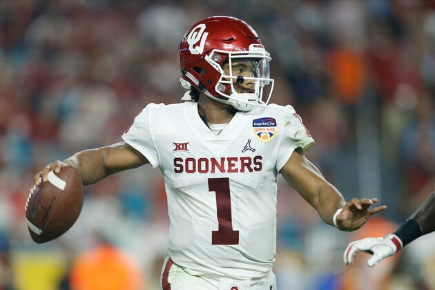 MIAMI, FL - DECEMBER 29:  Kyler Murray #1 of the Oklahoma Sooners looks to pass against the Alabama Crimson Tide during the College Football Playoff Semifinal at the Capital One Orange Bowl at Hard Rock Stadium on December 29, 2018 in Miami, Florida.  (Photo by Michael Reaves/Getty Images)