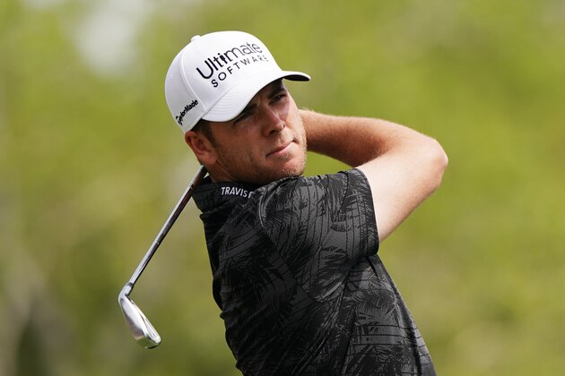 AUSTIN, TEXAS - MARCH 27:  Luke List of the United States plays his shot from the third tee in his match against Rory McIlroy of Northern Ireland during the first round of the World Golf Championships-Dell Match Play at Austin Country Club on March 27, 2019 in Austin, Texas. (Photo by Darren Carroll/Getty Images)