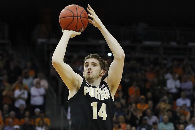 LOUISVILLE, KENTUCKY - MARCH 28:  Ryan Cline #14 of the Purdue Boilermakers shoots a three pointer against the Tennessee Volunteers during the second half of the 2019 NCAA Men's Basketball Tournament South Regional at the KFC YUM! Center on March 28, 2019 in Louisville, Kentucky. (Photo by Kevin C. Cox/Getty Images)