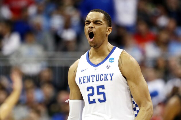 KANSAS CITY, MISSOURI - MARCH 29: PJ Washington #25 of the Kentucky Wildcats reacts against the Houston Cougars during the 2019 NCAA Basketball Tournament Midwest Regional at Sprint Center on March 29, 2019 in Kansas City, Missouri. (Photo by Jamie Squire/Getty Images)
