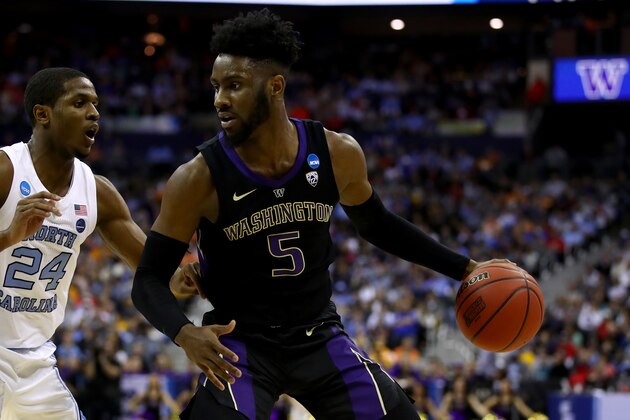 COLUMBUS, OHIO - MARCH 24:  Jaylen Nowell #5 of the Washington Huskies drives with the ball against the North Carolina Tar Heels during their game in the Second Round of the NCAA Basketball Tournament at Nationwide Arena on March 24, 2019 in Columbus, Ohio. (Photo by Gregory Shamus/Getty Images)