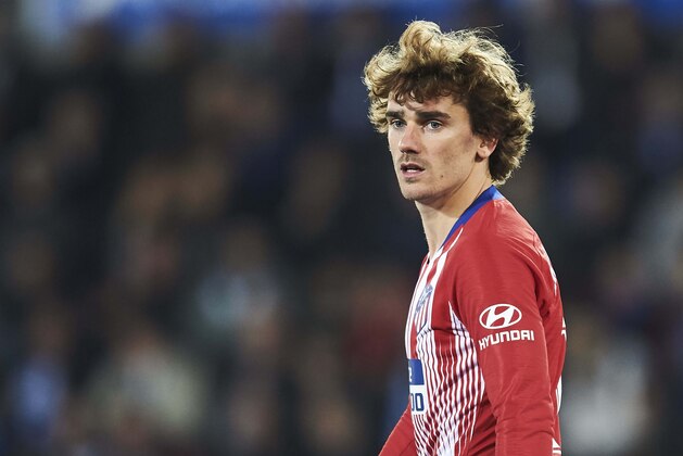 VITORIA-GASTEIZ, SPAIN - MARCH 30: Antoine Griezmann of Atletico Madrid reacts during the La Liga match between Deportivo Alaves and  Club Atletico de Madrid at Estadio de Mendizorroza on March 30, 2019 in Vitoria-Gasteiz, Spain. (Photo by Juan Manuel Serrano Arce/Getty Images)