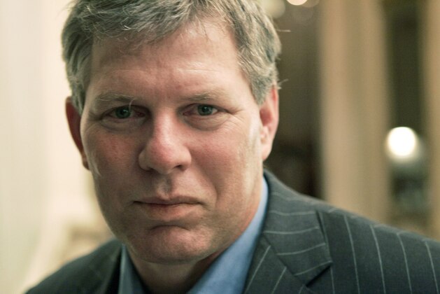 FILE - In this Jan. 4, 2008, file photo, former Major League Baseball player Lenny Dykstra poses for a portrait in New York.  Ex-Major League Baseball player Lenny Dykstra pleaded not guilty Monday, Oct. 22, 2018,  to drug and terroristic threat charges stemming from an altercation with an Uber driver. The three-time All-Star, who played 12 seasons in the majors and was a member of the New York Mets' 1986 championship team, told reporters as he left the courthouse he would