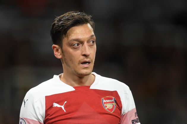 LONDON, ENGLAND - APRIL 01: Mesut Ozil of Arsenal in action during the Premier League match between Arsenal FC and Newcastle United at Emirates Stadium on April 01, 2019 in London, United Kingdom. (Photo by Michael Regan/Getty Images)