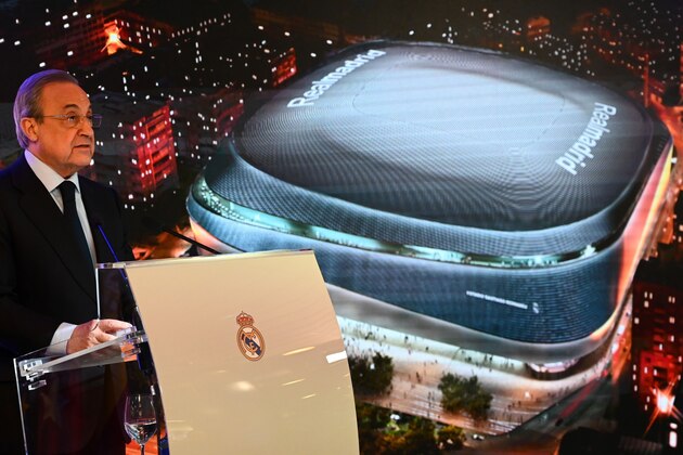Real Madrid´s President Florentino Perez attends the unveiling of the Santiago Bernabeu stadium redevelopment plans on April 2, 2019 in Madrid. (Photo by GABRIEL BOUYS / AFP)        (Photo credit should read GABRIEL BOUYS/AFP/Getty Images)