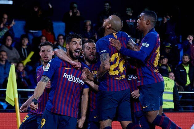 VILLAREAL, SPAIN - APRIL 02: Luis Suarez (L) of FC Barcelona celebrates his sides fourth goal with his teammates during the La Liga match between Villarreal CF and FC Barcelona at Estadio de la Ceramica on April 2, 2019 in Villareal, Spain. (Photo by David Aliaga/MB Media/Getty Images)