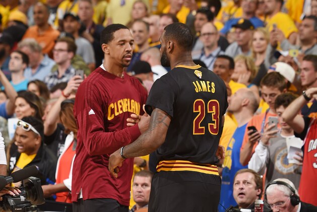 OAKLAND, CA - JUNE 19:  Channing Frye #9 shakes hands with LeBron James #23 of the Cleveland Cavaliers before the game against the Golden State Warriors in Game Seven of the 2016 NBA Finals on June 19, 2016 at ORACLE Arena in Oakland, California. NOTE TO USER: User expressly acknowledges and agrees that, by downloading and/or using this Photograph, user is consenting to the terms and conditions of the Getty Images License Agreement. Mandatory Copyright Notice: Copyright 2016 NBAE (Photo by Andrew D. Bernstein/NBAE via Getty Images)