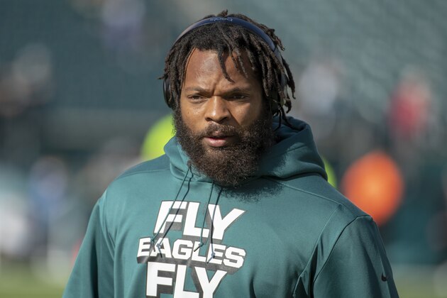 Philadelphia Eagles defensive end Michael Bennett looks on prior to the NFL football game against the New York Giants, Sunday, Nov. 25, 2018, in Philadelphia. (AP Photo/Chris Szagola)
