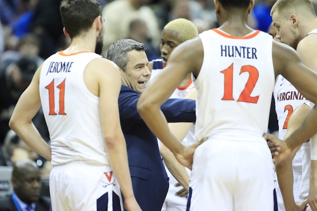 LOUISVILLE, KENTUCKY - MARCH 30:  Head coach Tony Bennett of the Virginia Cavaliers talks with his team against the Purdue Boilermakers during the first half of the 2019 NCAA Men's Basketball Tournament South Regional at KFC YUM! Center on March 30, 2019 in Louisville, Kentucky. (Photo by Andy Lyons/Getty Images)