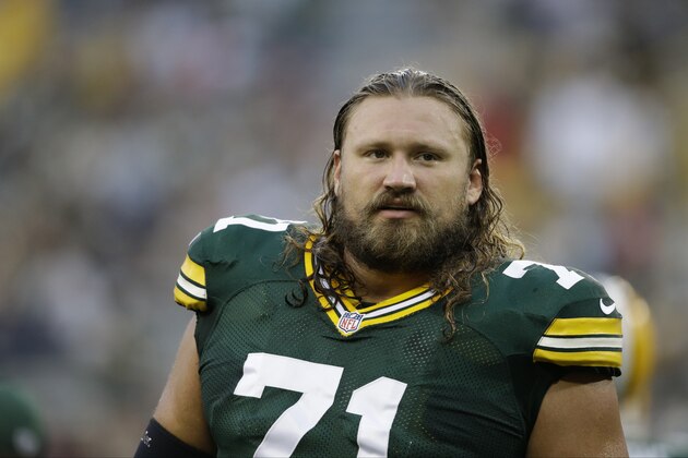 Green Bay Packers guard Josh Sitton (71) on the sideline in the first half of an NFL preseason football game against the Cleveland Browns in Green Bay, Wis., Friday, Aug. 12, 2016. (AP Photo/Jeffrey Phelps)