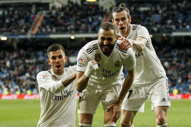 MADRID, SPAIN - MARCH 31: (L-R) Dani Ceballos of Real Madrid, Karim Benzema of Real Madrid, Gareth Bale of Real Madrid during the La Liga Santander  match between Real Madrid v SD Huesca at the Santiago Bernabeu on March 31, 2019 in Madrid Spain (Photo by David S. Bustamante/Soccrates/Getty Images)