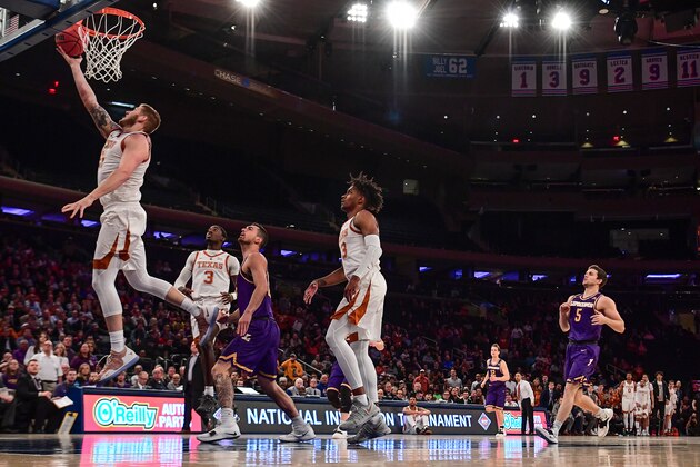 NEW YORK, NEW YORK - APRIL 04: Dylan Osetkowski #21 of the Texas Longhorns attempts a layup during the first half of the game against the Lipscomb Bisons at Madison Square Garden on April 04, 2019 in New York City. (Photo by Sarah Stier/Getty Images)