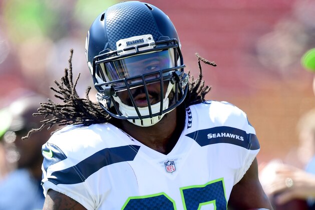 LOS ANGELES, CA - OCTOBER 08:  Eddie Lacy #27 of the Seattle Seahawks warms up before the game against the Los Angeles Rams at Los Angeles Memorial Coliseum on October 8, 2017 in Los Angeles, California.  (Photo by Harry How/Getty Images)
