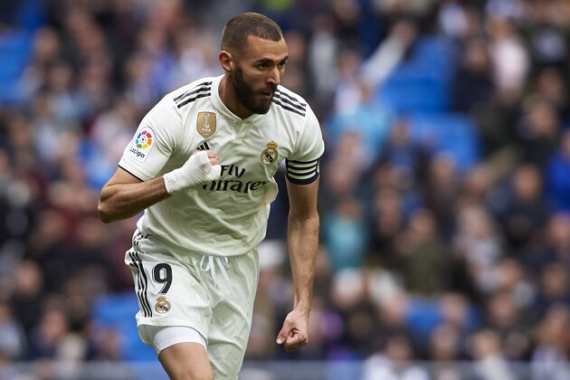 MADRID, SPAIN - APRIL 06: Karim Benzema of Real Madrid celebrates after scoring his team's first goal during the La Liga match between Real Madrid CF and SD Eibar at Estadio Santiago Bernabeu on April 06, 2019 in Madrid, Spain. (Photo by Quality Sport Images/Getty Images)
