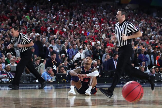 MINNEAPOLIS, MINNESOTA - APRIL 06: Bryce Brown #2 of the Auburn Tigers reacts after being defeated by the Virginia Cavaliers 63-62 during the 2019 NCAA Final Four semifinal at U.S. Bank Stadium on April 6, 2019 in Minneapolis, Minnesota. (Photo by Tom Pennington/Getty Images)
