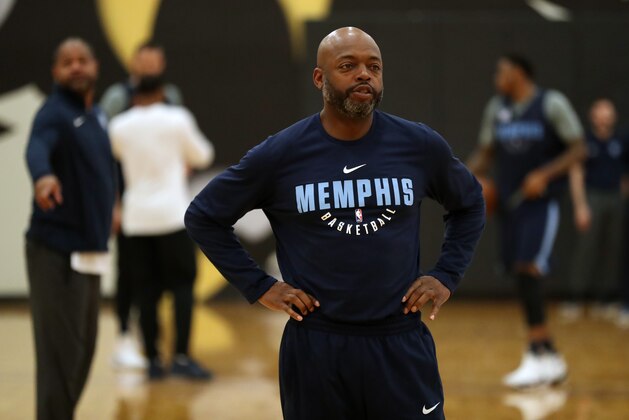 MEMPHIS, TN - MARCH 18:  Nick Van Exel looks on during a team practice on March 20, 2018 at Temple University in Philadelphia, Pennsylvania. NOTE TO USER: User expressly acknowledges and agrees that, by downloading and or using this photograph, User is consenting to the terms and conditions of the Getty Images License Agreement. Mandatory Copyright Notice: Copyright 2018 NBAE (Photo by Joe Murphy/NBAE via Getty Images)