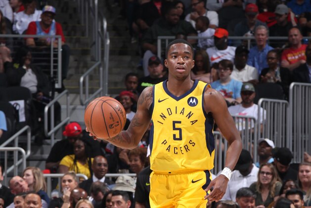 ATLANTA, GA - APRIL 10: Edmond Sumner #5 of the Indiana Pacers handles the ball against the Atlanta Hawks on April 10, 2019 at State Farm Arena in Atlanta, Georgia.  NOTE TO USER: User expressly acknowledges and agrees that, by downloading and/or using this Photograph, user is consenting to the terms and conditions of the Getty Images License Agreement. Mandatory Copyright Notice: Copyright 2019 NBAE (Photo by Jasear Thompson/NBAE via Getty Images)