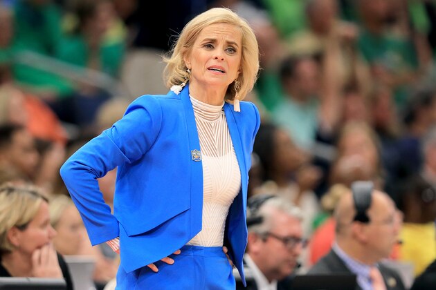 TAMPA, FLORIDA - APRIL 07:  Head coach Kim Mulkey of the Baylor Lady Bears reacts against the Notre Dame Fighting Irish during the third quarter in the championship game of the 2019 NCAA Women's Final Four at Amalie Arena on April 07, 2019 in Tampa, Florida. (Photo by Mike Ehrmann/Getty Images)