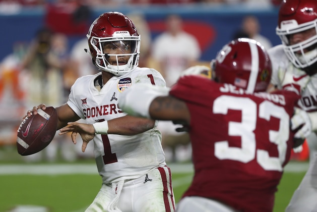 Oklahoma quarterback Kyler Murray (1) looks to pass, during the second half of the Orange Bowl NCAA college football game against Alabama, Saturday, Dec. 29, 2018, in Miami Gardens, Fla. (AP Photo/Wilfredo Lee)