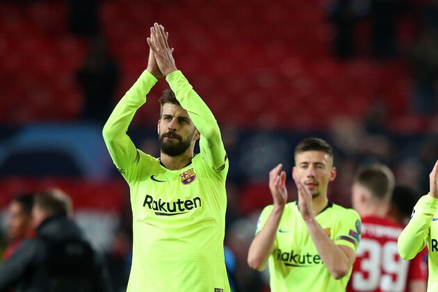 MANCHESTER, ENGLAND - APRIL 10: The players of FC Barcelona celebrate after the UEFA Champions League Quarter Final first leg match between Manchester United and FC Barcelona at Old Trafford on April 10, 2019 in Manchester, England. (Photo by Alex Livesey - Danehouse/Getty Images)