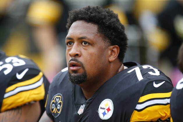 PITTSBURGH, PA - OCTOBER 08:  Ramon Foster #73 of the Pittsburgh Steelers in action against the Jacksonville Jaguars on October 8, 2017 at Heinz Field in Pittsburgh, Pennsylvania.  (Photo by Justin K. Aller/Getty Images)
