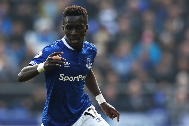 LIVERPOOL, ENGLAND - APRIL 07: Idrissa Gana Gueye of Everton controls the ball during the Premier League match between Everton FC and Arsenal FC at Goodison Park on April 07, 2019 in Liverpool, United Kingdom. (Photo by Clive Brunskill/Getty Images)