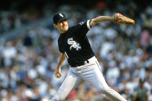 NEW YORK - CIRCA 1994: Scott Sanderson #21 of the Chicago White Sox pitches against the New York Yankees during a Major League Baseball game circa 1994 at Yankee Stadium in the Bronx borough of New York City. Sanderson played for the White Sox in 1994. (Photo by Focus on Sport/Getty Images)