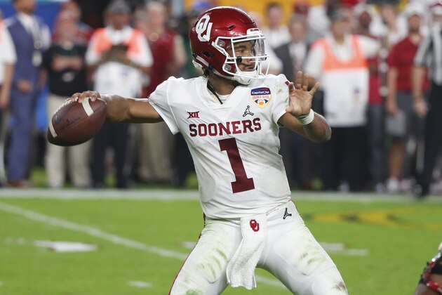 Oklahoma quarterback Kyler Murray (1) looks to pass the ball, during the second half of the Orange Bowl NCAA college football game against Alabama, Saturday, Dec. 29, 2018, in Miami Gardens, Fla. (AP Photo/Wilfredo Lee)