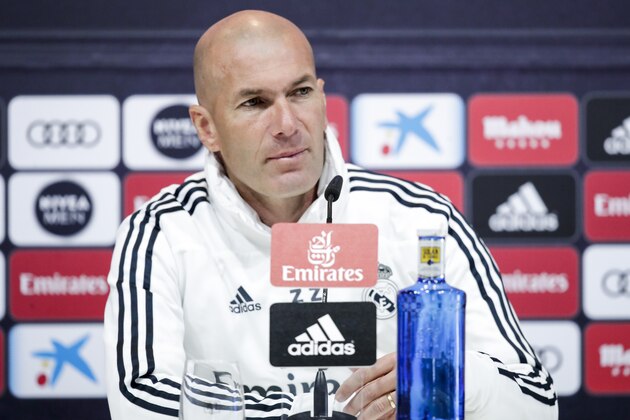 MADRID, SPAIN - APRIL 14: coach Zinedine Zidane of Real Madrid during the   Training session Real Madrid on April 14, 2019 in Madrid Spain (Photo by David S. Bustamante/Soccrates/Getty Images)