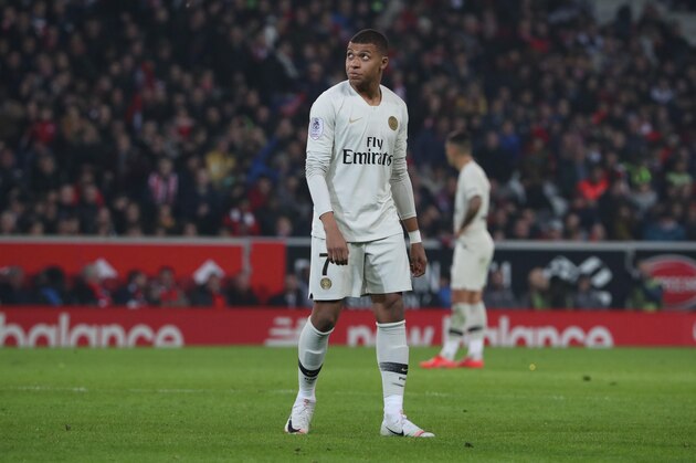 LILLE, FRANCE - APRIL 14:  Kylian Mbappe of Paris Saint-Germain is disapointed during the Ligue 1 match between Lille OSC and Paris Saint-Germain (PSG) at Stade Pierre Mauroy on April 14, 2019 in Lille, France.  (Photo by Xavier Laine/Getty Images)