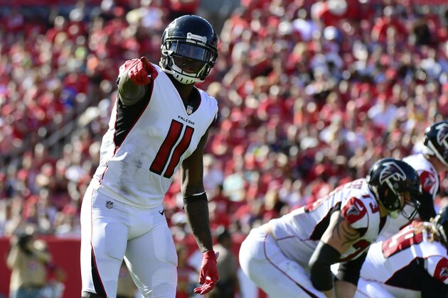 TAMPA, FLORIDA - DECEMBER 30: Julio Jones #11 of the Atlanta Falcons points to the sideline during the fourth quarter against the Tampa Bay Buccaneers at Raymond James Stadium on December 30, 2018 in Tampa, Florida. (Photo by Julio Aguilar/Getty Images)