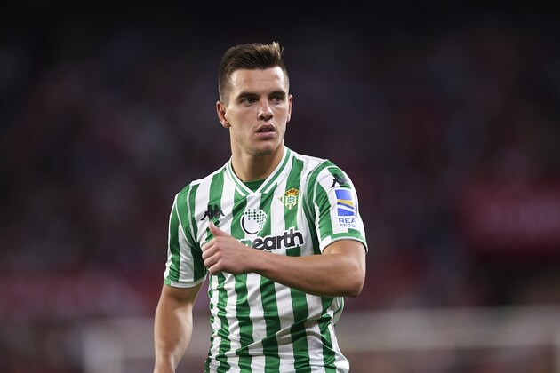 SEVILLE, SPAIN - APRIL 13: Giovani Lo Celso of Real Betis Balompie looks on during the La Liga match between Sevilla FC and Real Betis Balompie at Estadio Ramon Sanchez Pizjuan on April 13, 2019 in Seville, Spain. (Photo by Aitor Alcalde Colomer/Getty Images)