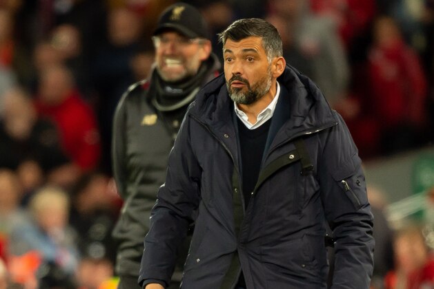 LIVERPOOL, ENGLAND - APRIL 09: Head coach Sergio Conceicao of FC Porto looks on during the UEFA Champions League Quarter Final first leg match between Liverpool and Porto at Anfield on April 9, 2019 in Liverpool, England. (Photo by TF-Images/Getty Images)