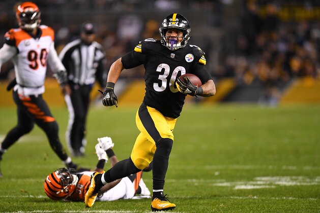 PITTSBURGH, PA - DECEMBER 30:  James Conner #30 of the Pittsburgh Steelers in action during the game against the Cincinnati Bengals at Heinz Field on December 30, 2018 in Pittsburgh, Pennsylvania. (Photo by Joe Sargent/Getty Images)