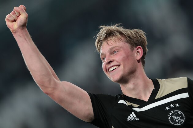 TURIN, ITALY - APRIL 16:  Frenkie De Jong of Ajax celebrates the victory at the end of the UEFA Champions League Quarter Final second leg match between Juventus and Ajax at Juventus Stadium on April 16, 2019 in Turin, Italy.  (Photo by Emilio Andreoli/Getty Images)