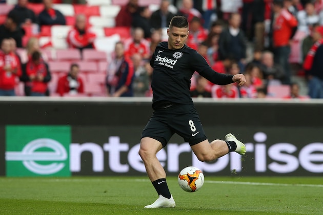 LISBON, PORTUGAL - APRIL 11:  Luka Jovic of Eintracht Frankfurt in action during the warm up before the start of UEFA Europa League Quarter Final - First Leg match between SL Benfica and Eintracht Frankfurt at Estadio da Luz on April 11, 2019 in Lisbon, Portugal.  (Photo by Gualter Fatia/Getty Images)