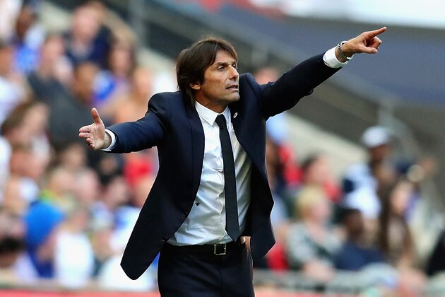 LONDON, ENGLAND - MAY 19: Manager of Chelsea, Antonio Conte gestures during the Emirates FA Cup Final between Chelsea and Manchester United at Wembley Stadium on May 19, 2018 in London, England.  (Photo by Chris Brunskill Ltd/Getty Images)