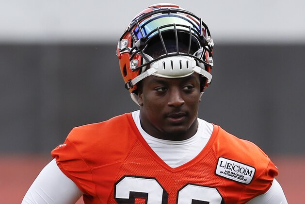 Cleveland Browns running back Duke Johnson (29) listens to coaches during the team's organized team activity at its NFL football training facility Tuesday, June 6, 2017, in Berea, Ohio. (AP Photo/Ron Schwane)