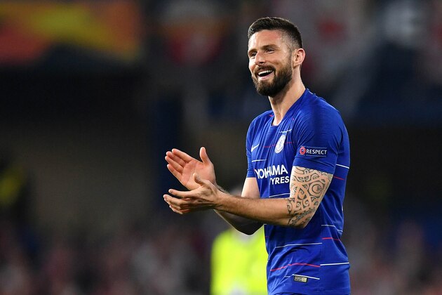 LONDON, ENGLAND - APRIL 18: Olivier Giroud of Chelsea applauds fans during the UEFA Europa League Quarter Final Second Leg match between Chelsea and Slavia Praha at Stamford Bridge on April 18, 2019 in London, England. (Photo by Dan Mullan/Getty Images)