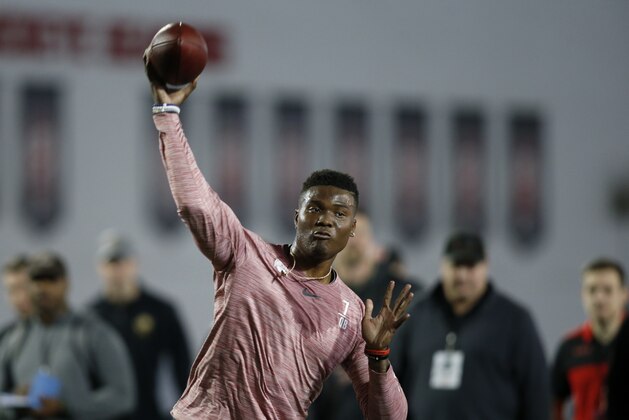 Ohio State quarterback Dwayne Haskins passes during NFL Pro Day at Ohio State University in Columbus, Ohio, Wednesday, March 20, 2019. (AP Photo/Paul Vernon)