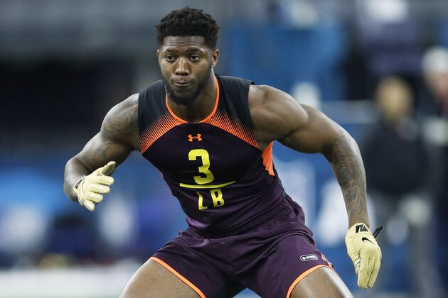 INDIANAPOLIS, IN - MARCH 03: Linebacker Josh Allen of Kentucky works out during day four of the NFL Combine at Lucas Oil Stadium on March 3, 2019 in Indianapolis, Indiana. (Photo by Joe Robbins/Getty Images)