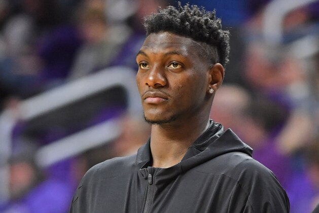 MANHATTAN, KS - FEBRUARY 05:  Silvio De Sousa #22 of the Kansas Jayhawks watches his teammates warm up prior to a game against the Kansas State Wildcats on February 5, 2019 at Bramlage Coliseum in Manhattan, Kansas.  (Photo by Peter G. Aiken/Getty Images)