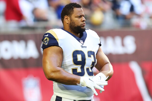 GLENDALE, ARIZONA - DECEMBER 23: Ndamukong Suh #93 of the Los Angeles Rams looks on during warm ups before taking on the Arizona Cardinals at State Farm Stadium on December 23, 2018 in Glendale, Arizona. (Photo by Leon Bennett/Getty Images)